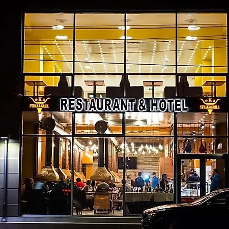 酒店 Eka